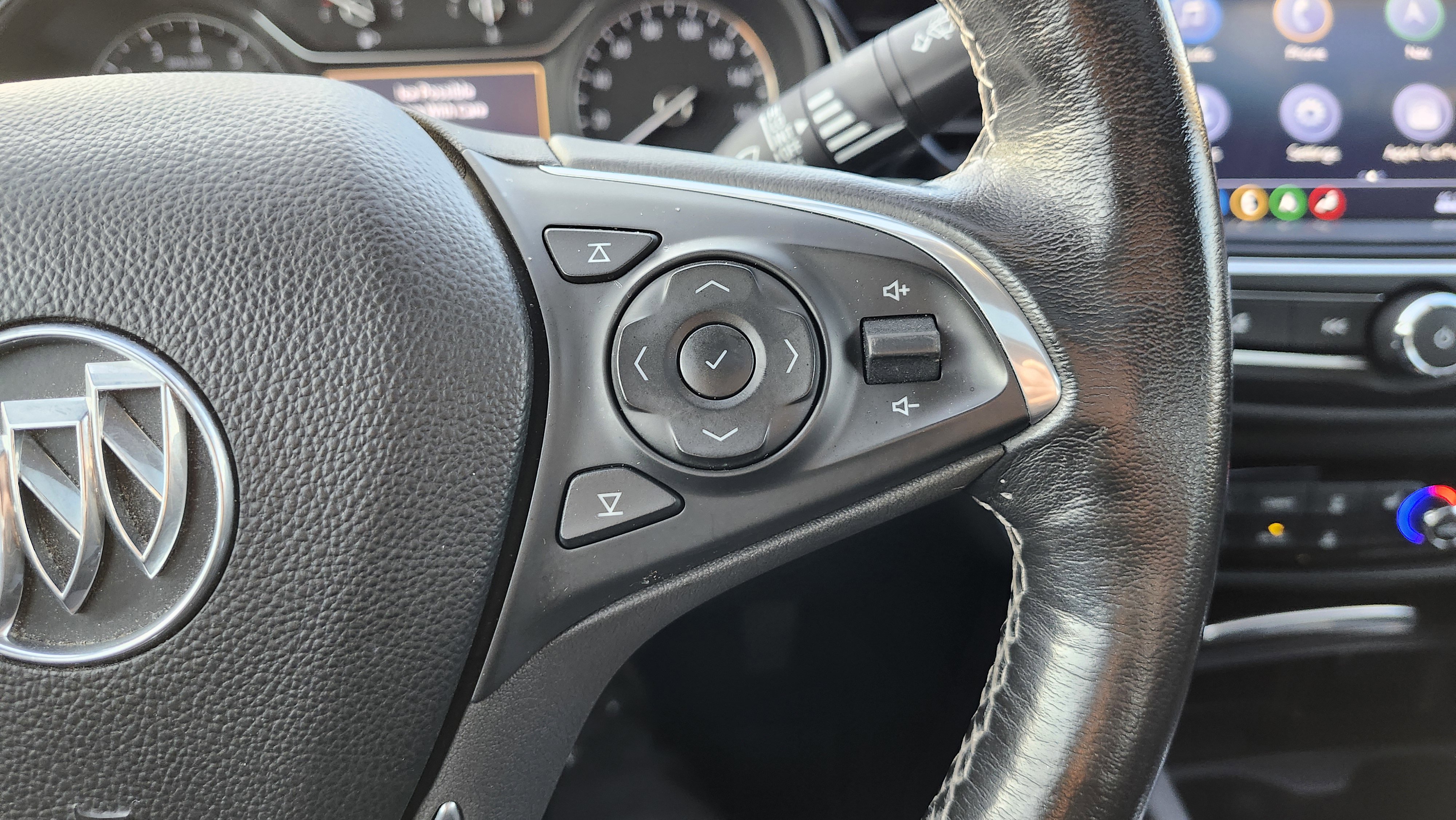 Used 2018 Buick Regal Essence w/ Driver Confidence Package #1 image 35