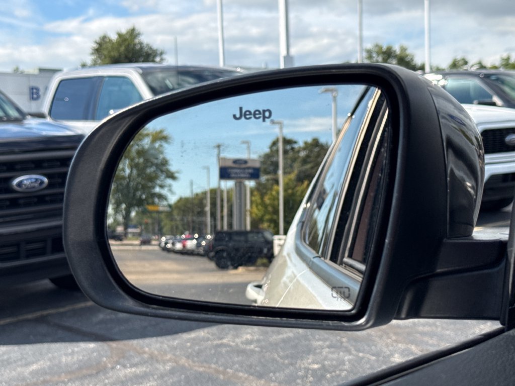 Used 2024 Jeep Compass Latitude AWD/4WD image 36