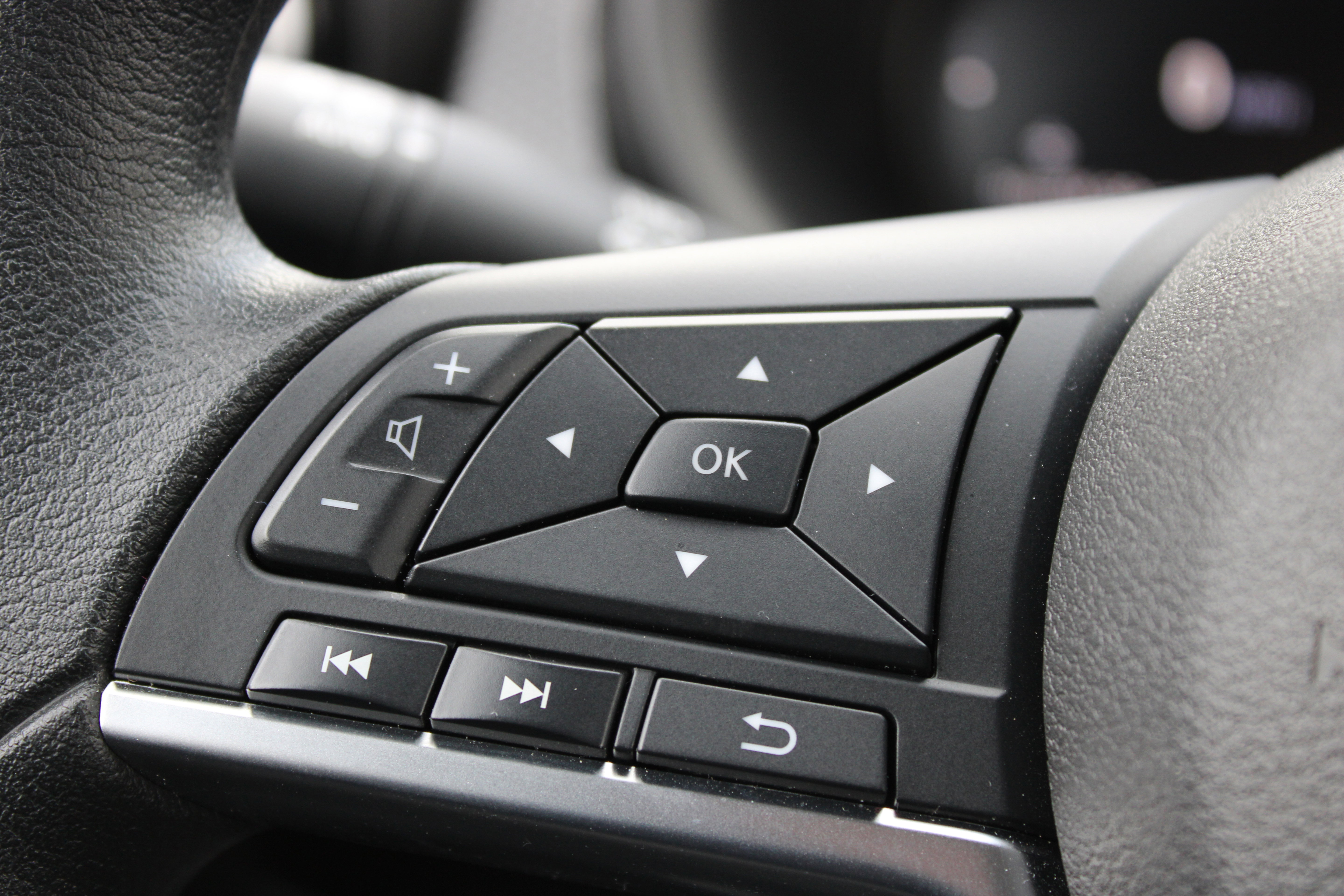 Certified 2024 Nissan Kicks SV image 24