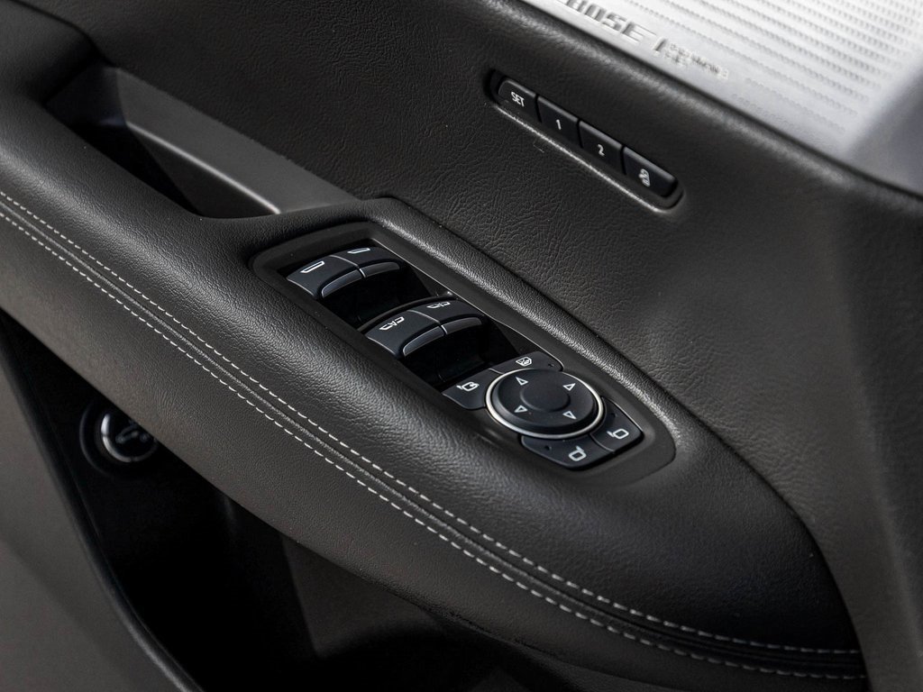 Used 2025 Cadillac XT6 Sport image 12