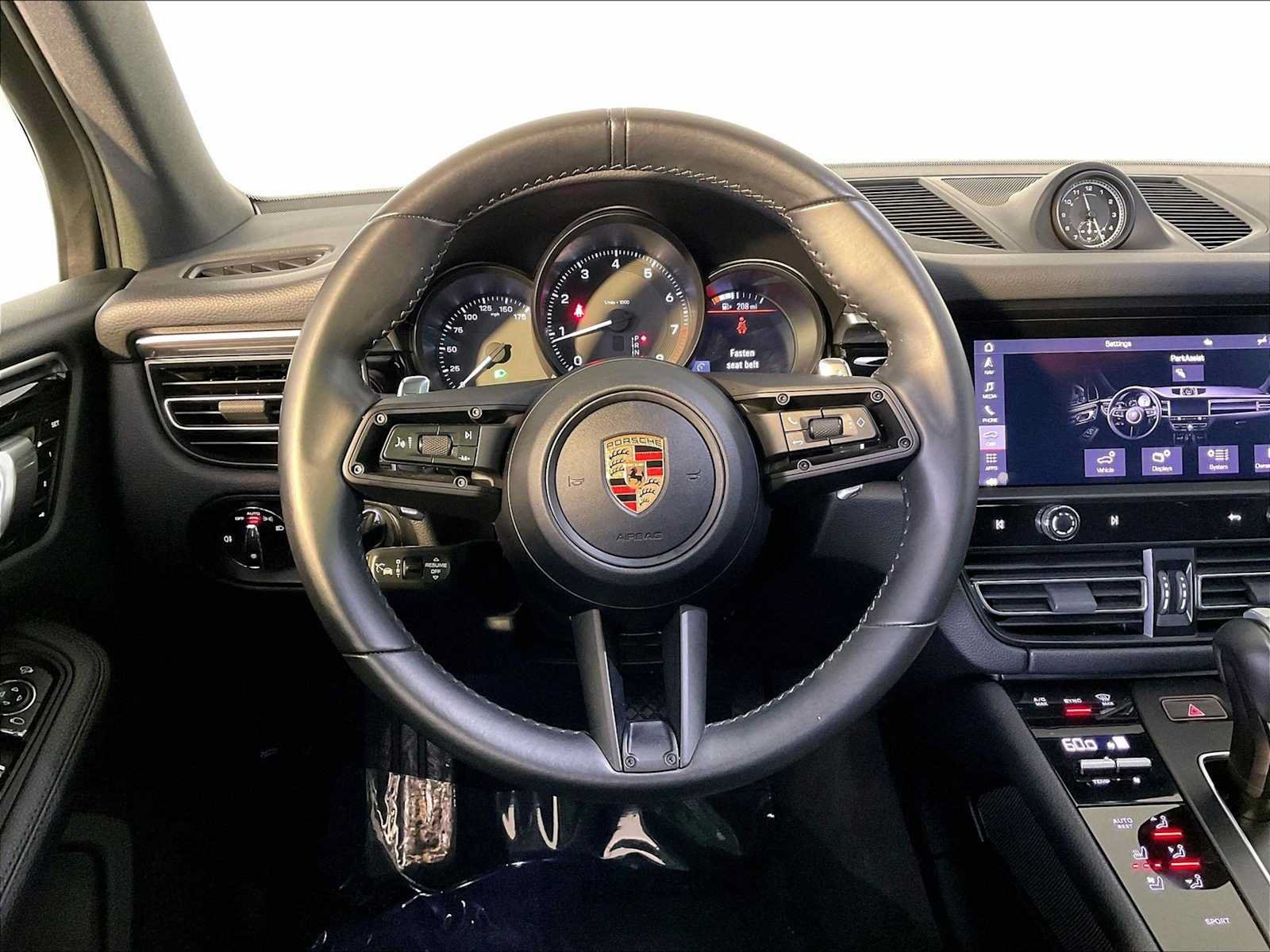 Certified 2023 Porsche Macan AWD/4WD image 15
