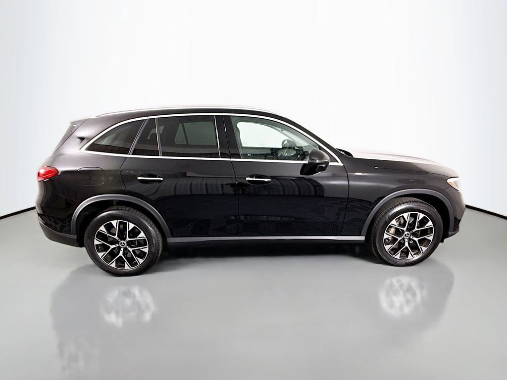 Used 2025 Mercedes-Benz GLC 350e 4MATIC image 8