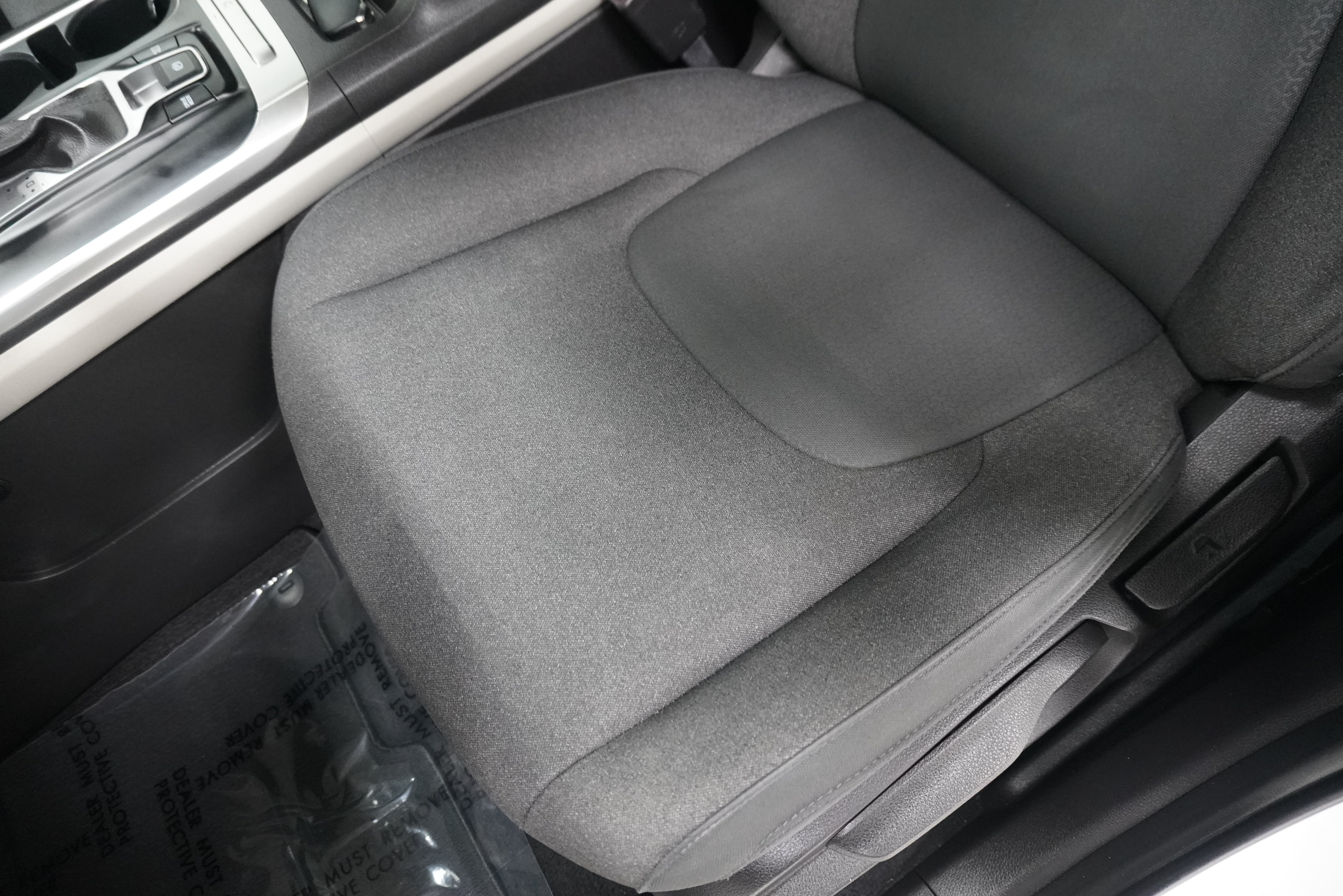 Used 2022 Kia Carnival LX FWD image 12