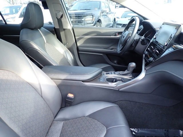 Used 2023 Toyota Camry XSE image 10