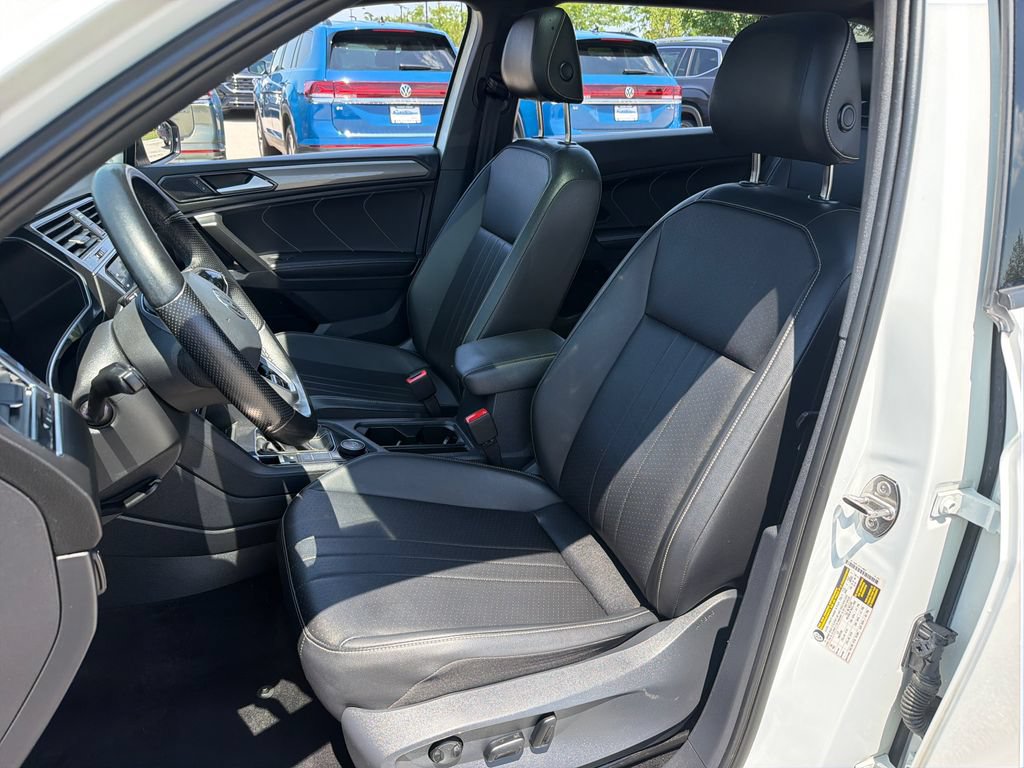 Certified 2023 Volkswagen Tiguan SE R-Line AWD/4WD image 7