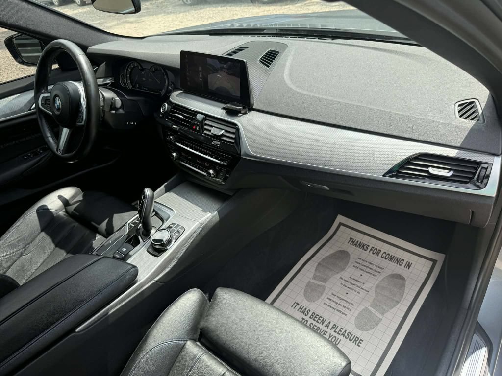 Used 2019 BMW 540i w/ M Sport Package RWD image 17
