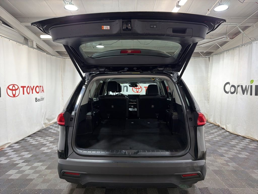Used 2024 Toyota Grand Highlander AWD image 14