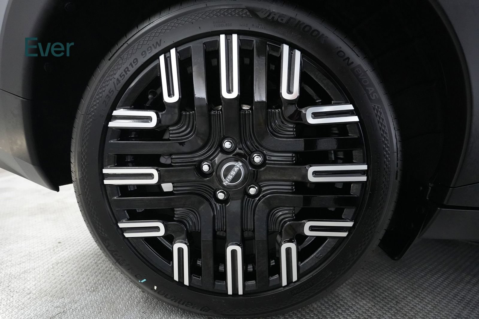 Used 2026 Nissan Leaf Platinum+ w/ Floor Mat Package (Platinum+) FWD image 9