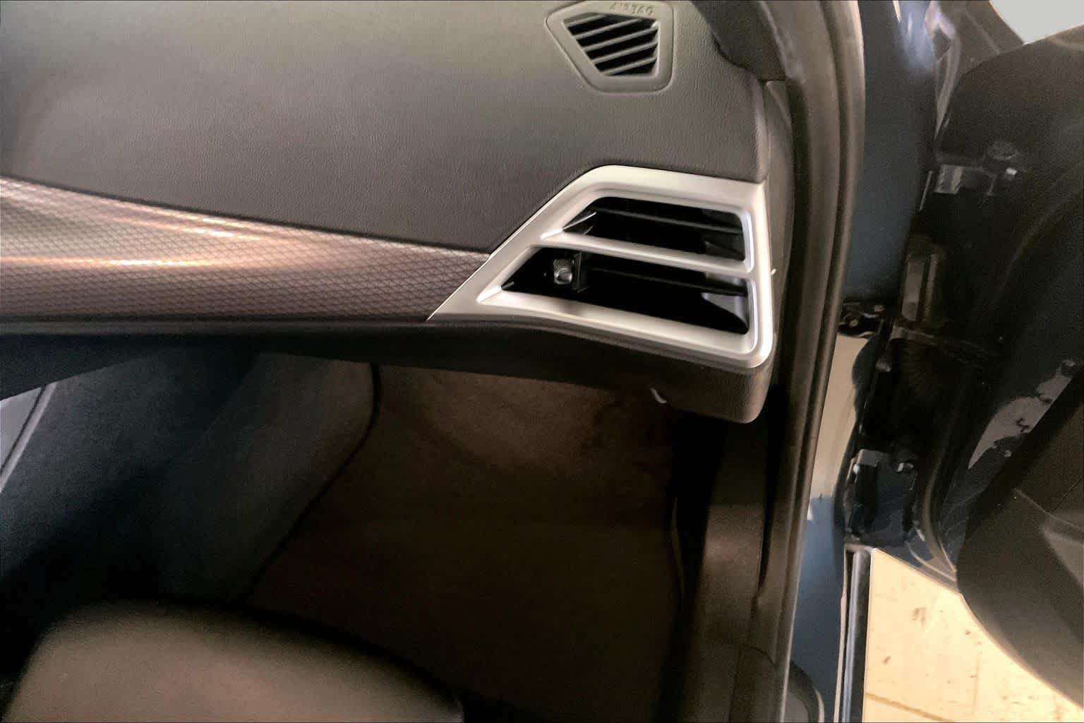 Used 2025 BMW 330i Sedan RWD image 17