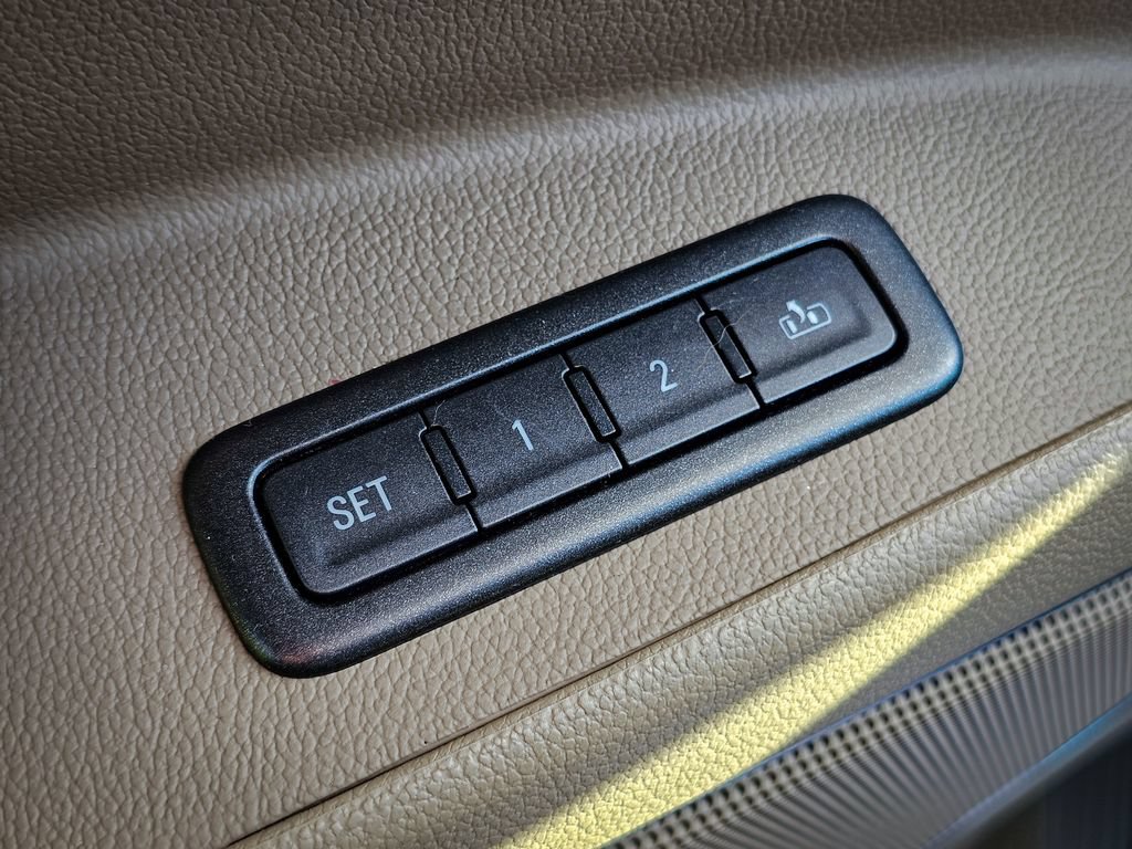 Used 2016 Chevrolet Tahoe LTZ AWD/4WD image 11