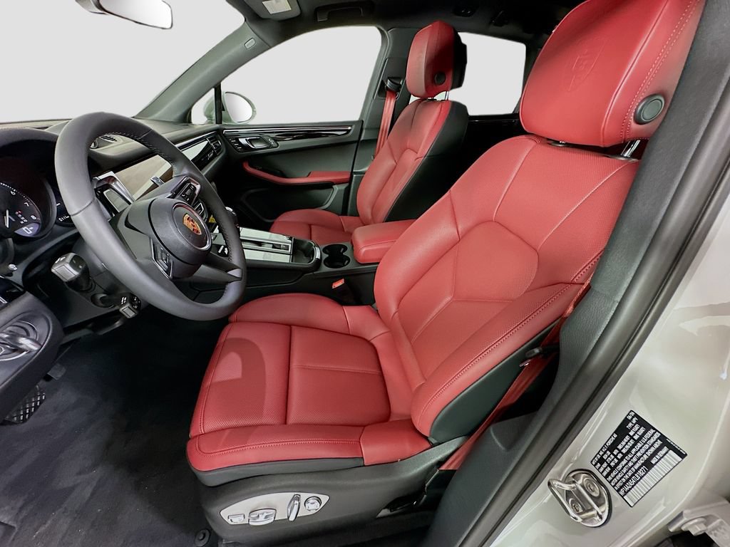 New 2026 Porsche Macan AWD/4WD image 5