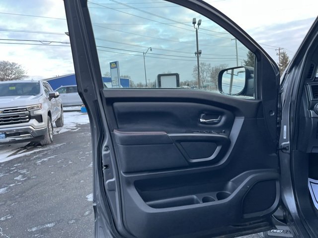 Used 2021 Nissan Titan PRO-4X image 9