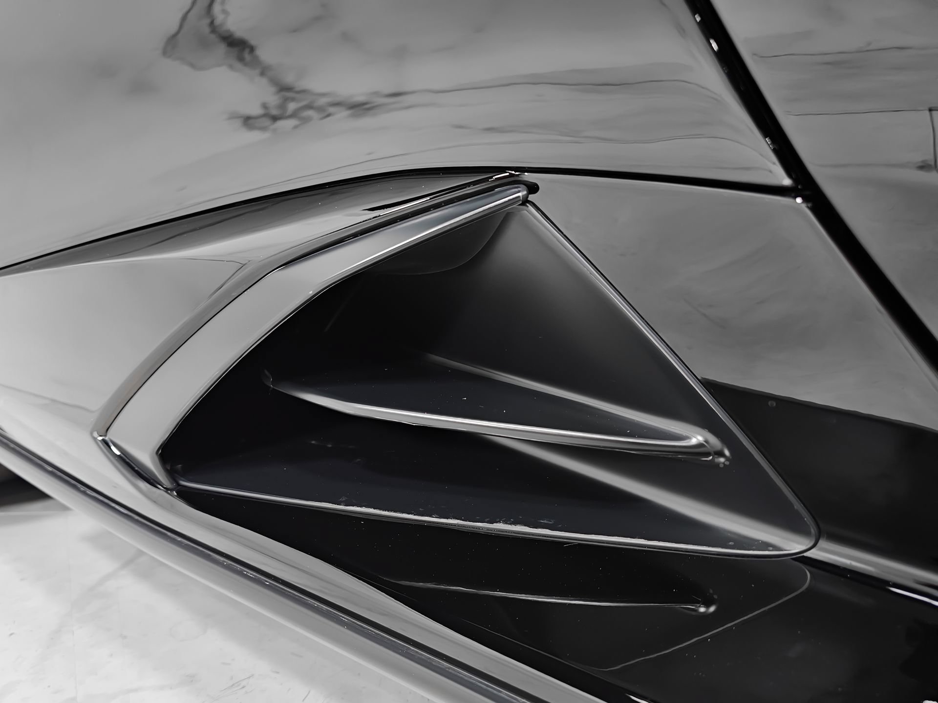 Used 2023 Lamborghini Huracan STO RWD image 21