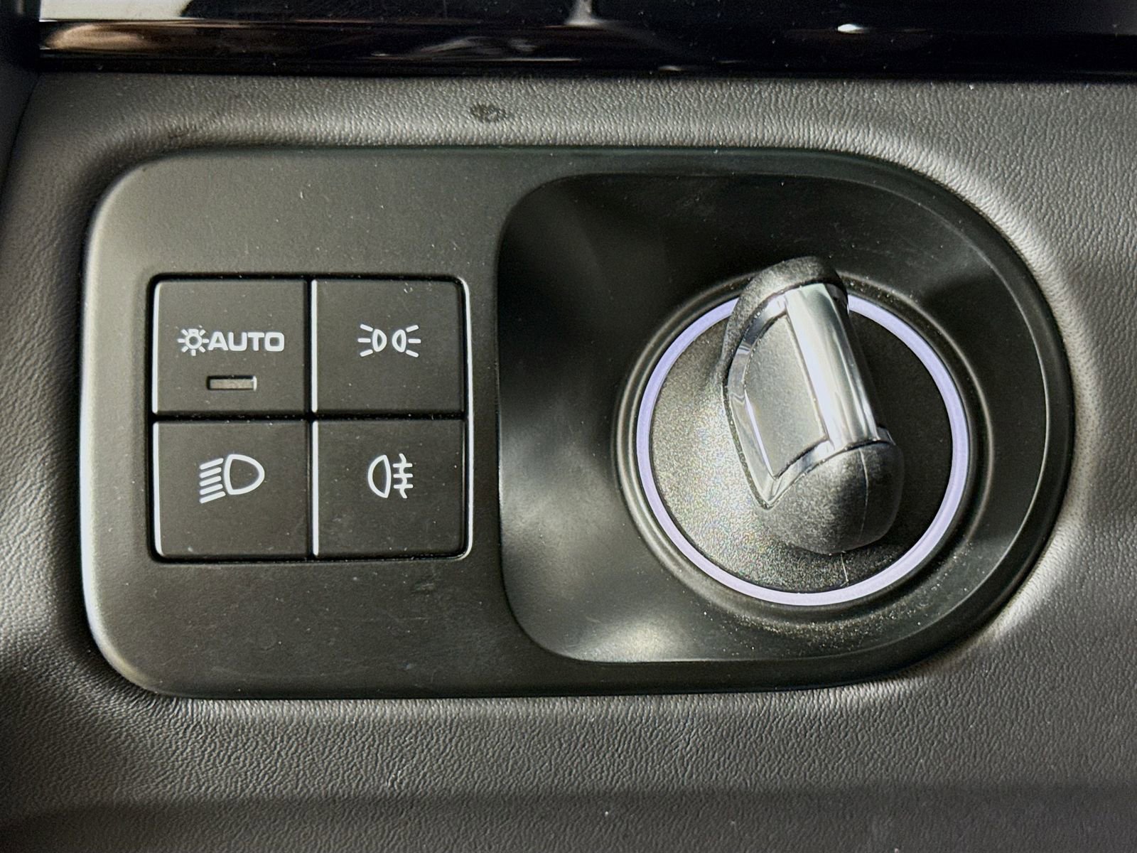 Used 2023 Porsche Cayenne Turbo image 10