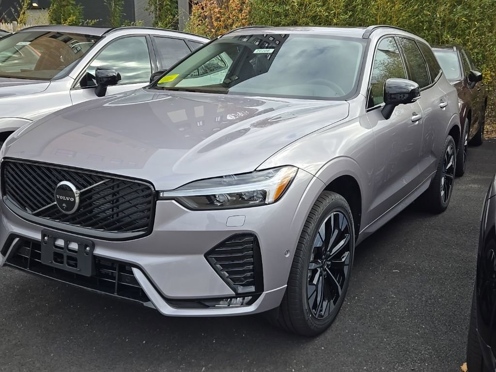 New 2026 Volvo XC60 B5 Plus w/ Climate Package image 7