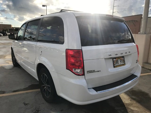 Used 2016 Dodge Grand Caravan R/T image 2