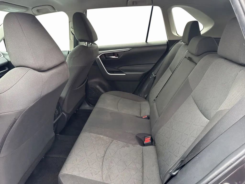 Used 2022 Toyota RAV4 XLE FWD image 21
