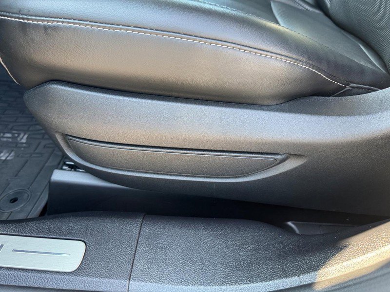 Used 2023 Lincoln Corsair Reserve w/ Towing Package image 17