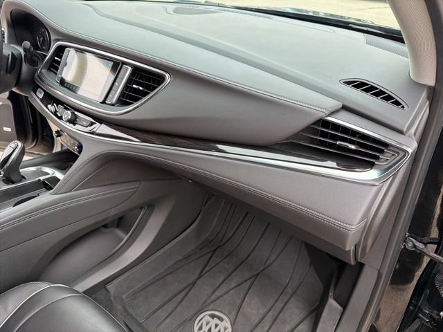 Used 2021 Buick Enclave Avenir w/ Avenir Technology Package FWD image 31