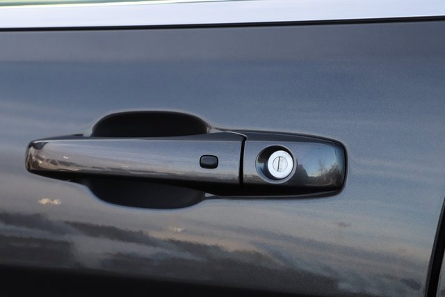 Used 2021 Jeep Grand Cherokee Laredo image 8