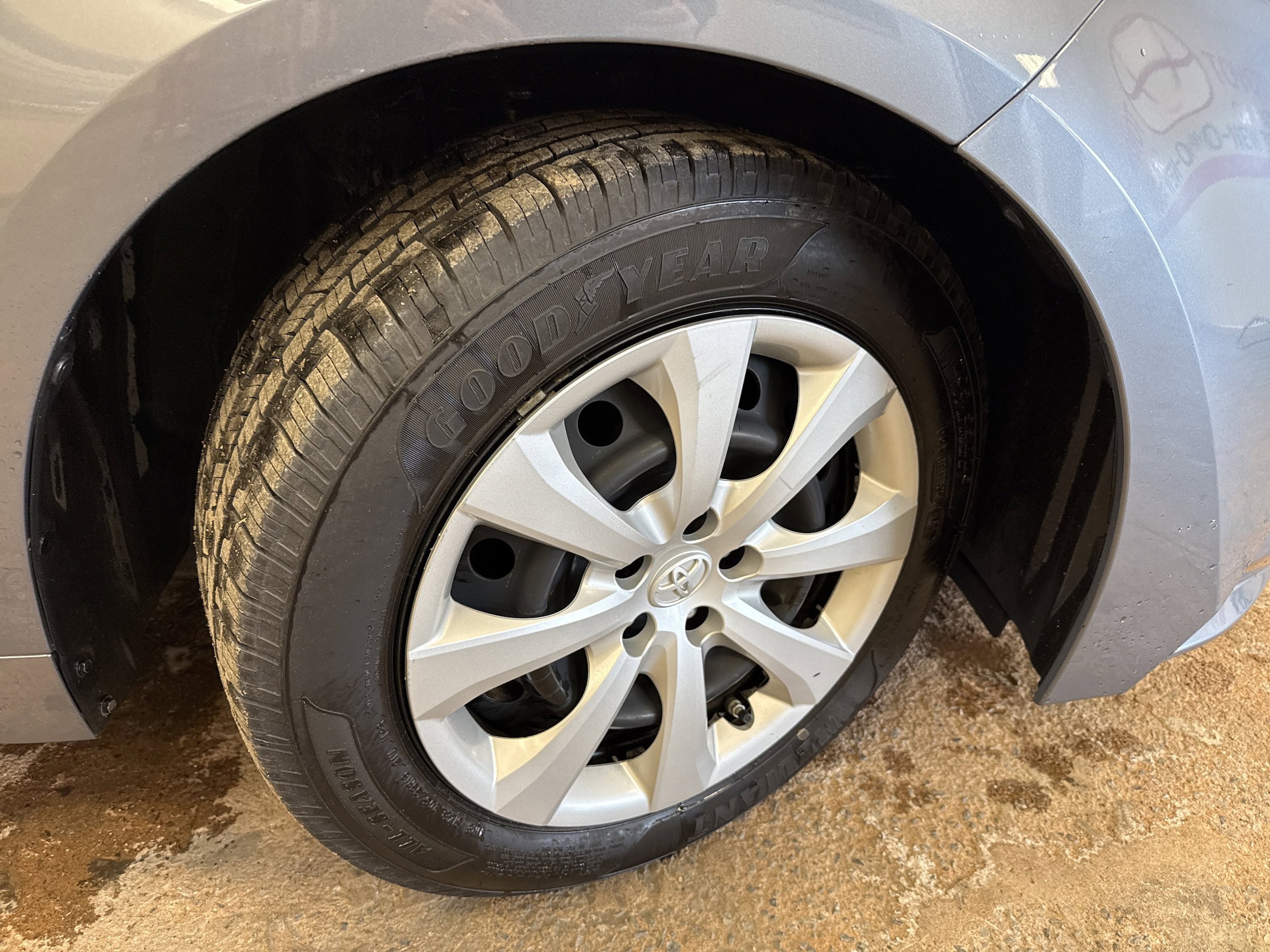 Used 2022 Toyota Corolla LE FWD image 11