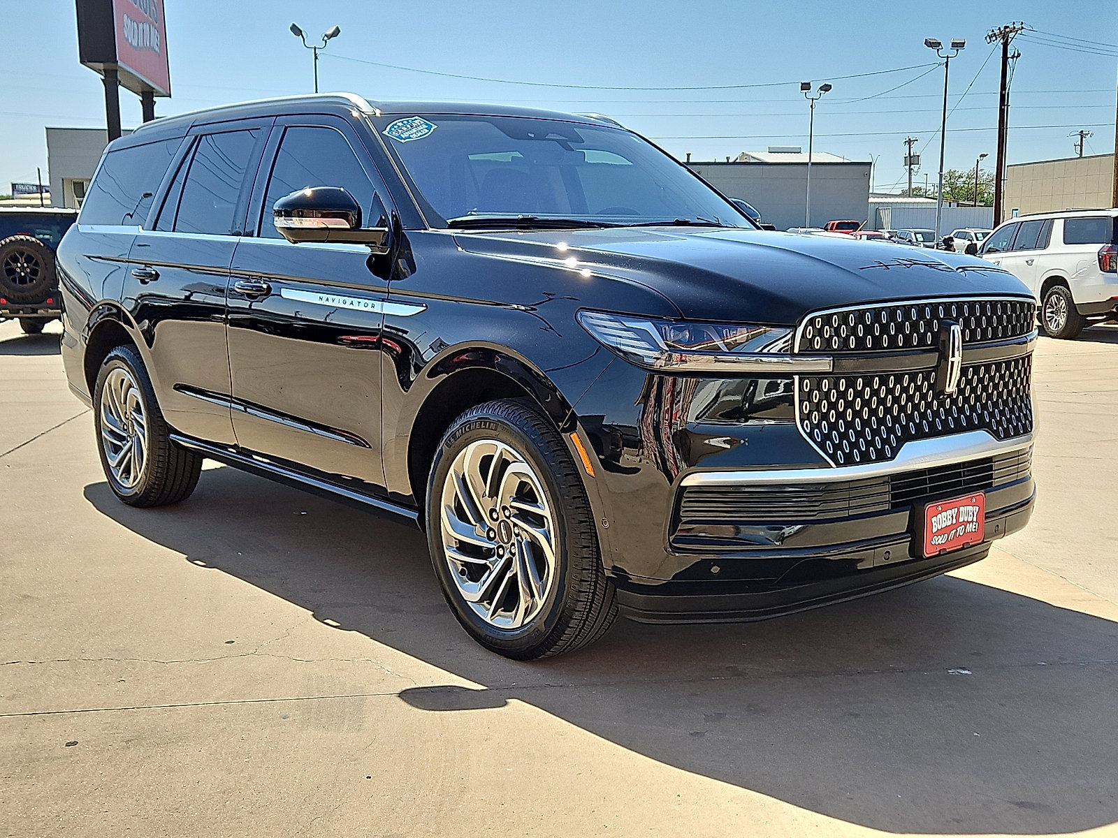 Used 2025 Lincoln Navigator Reserve AWD/4WD image 4