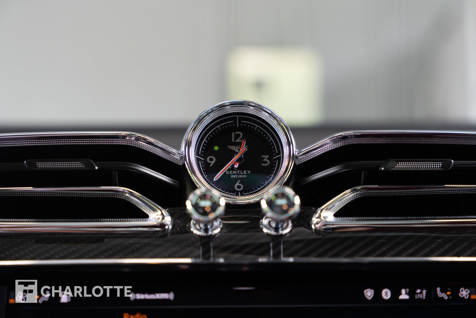 Used 2023 Bentley Bentayga Extended Wheelbase image 27