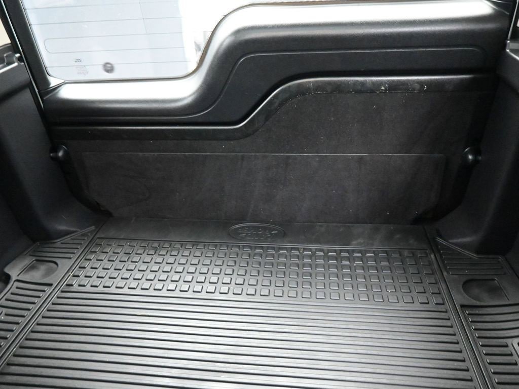 Used 2015 Land Rover LR4 HSE LUX image 16