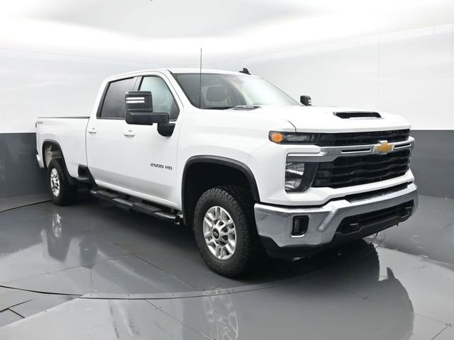 Used 2025 Chevrolet Silverado 2500 LT w/ Convenience Package AWD/4WD image 3