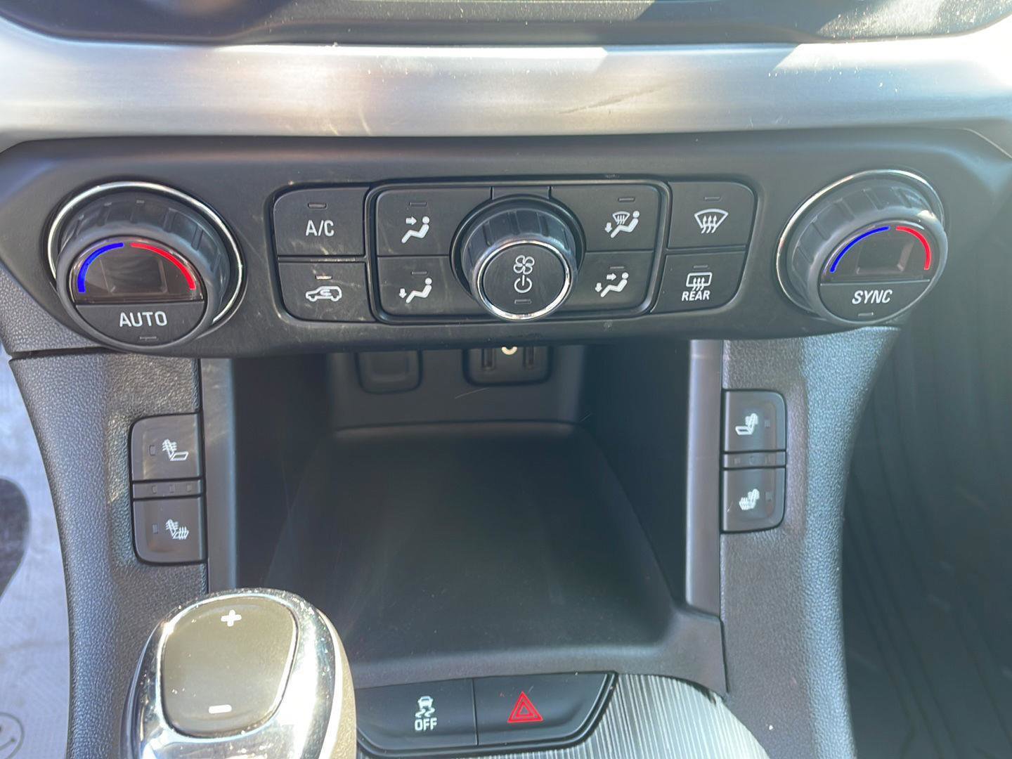 Used 2019 GMC Acadia SLT FWD image 25
