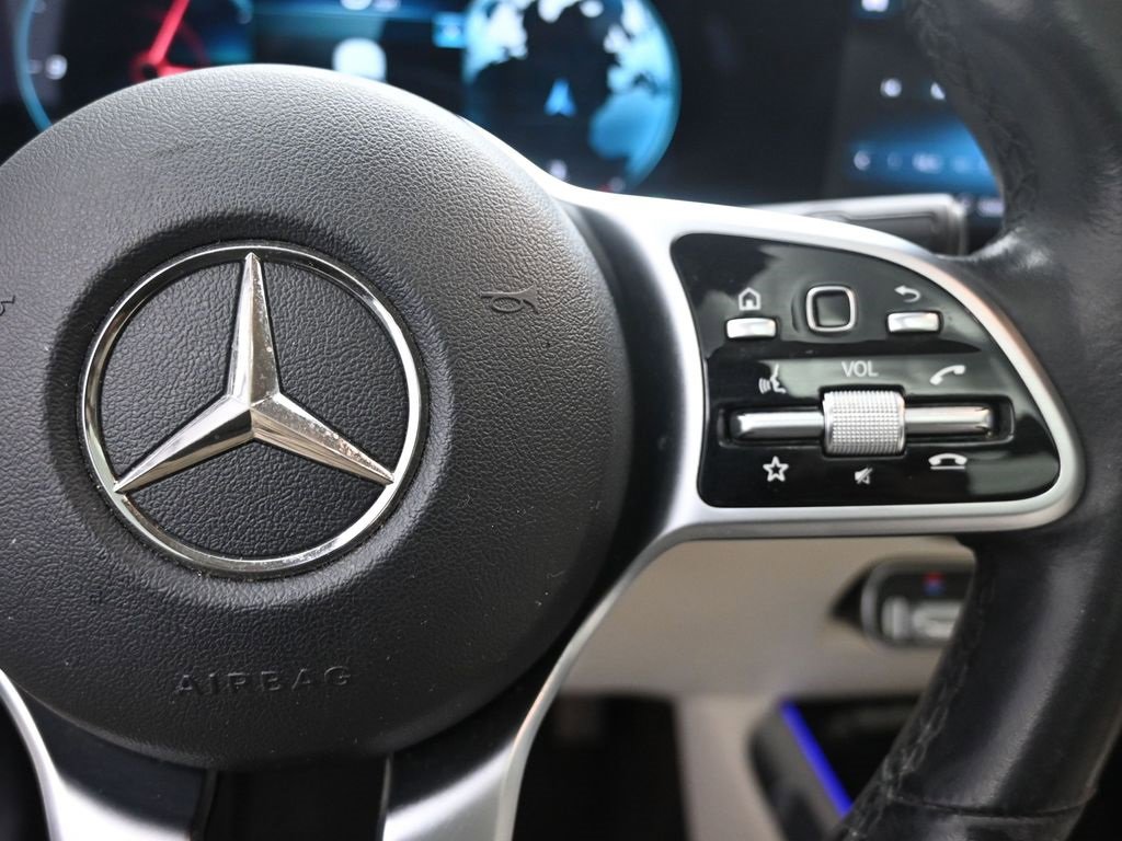 Used 2021 Mercedes-Benz GLB 250 w/ Premium Package image 14