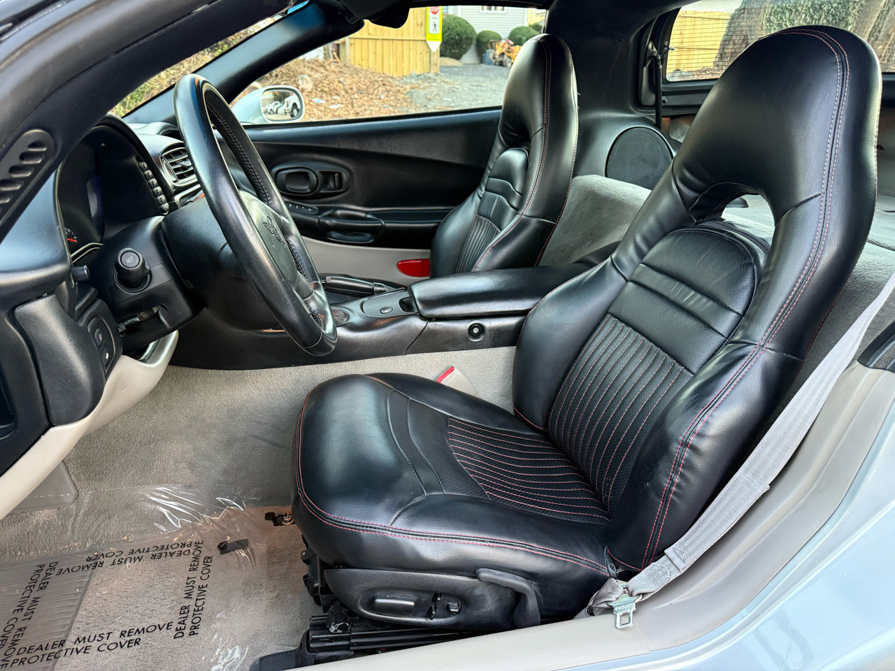 Used 1997 Chevrolet Corvette Coupe w/ Memory Pkg image 2