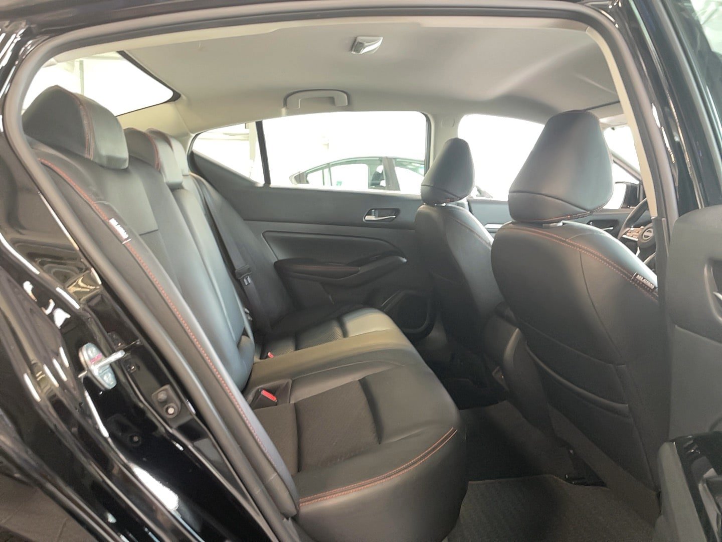 Used 2024 Nissan Altima 2.5 SR FWD image 10