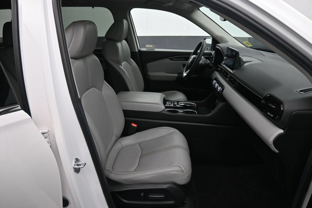 Certified 2024 Honda Pilot Touring image 29