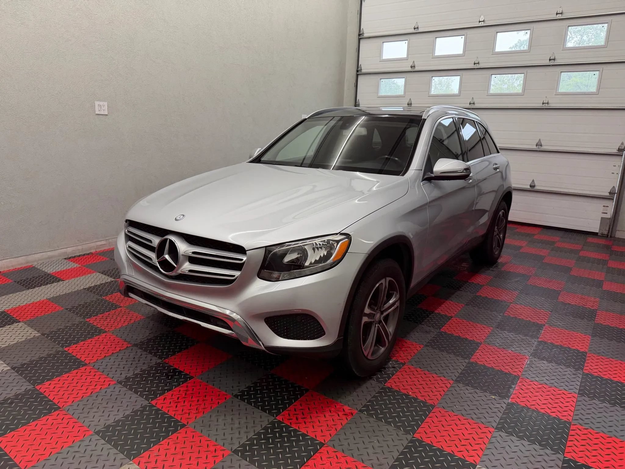 Used 2016 Mercedes-Benz GLC 300 4MATIC image 1