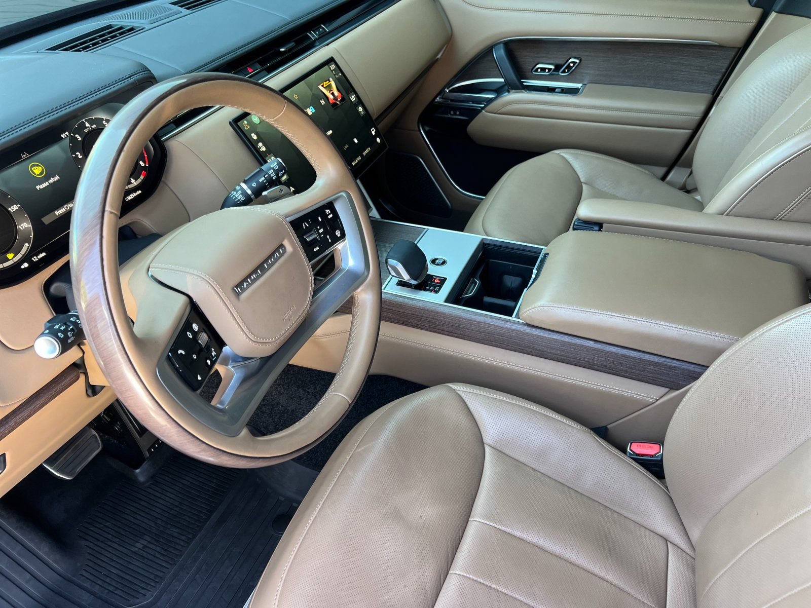 Used 2025 Land Rover Range Rover Long Wheelbase Autobiography AWD/4WD image 9