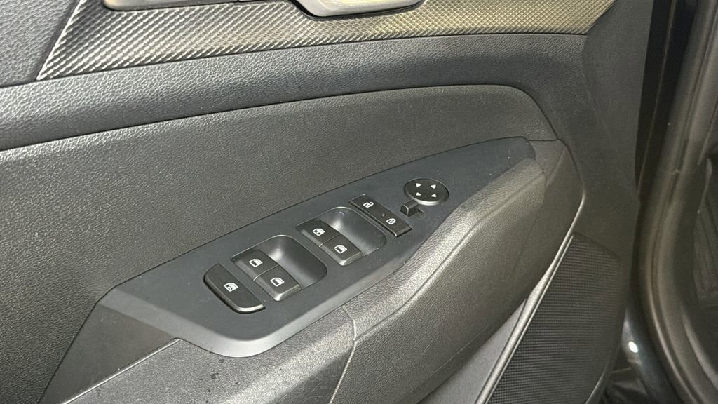 Used 2023 Kia Sportage LX image 17