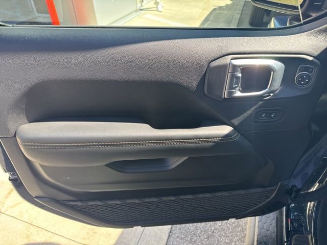 Certified 2025 Jeep Wrangler Sahara w/ Safety Group image 10