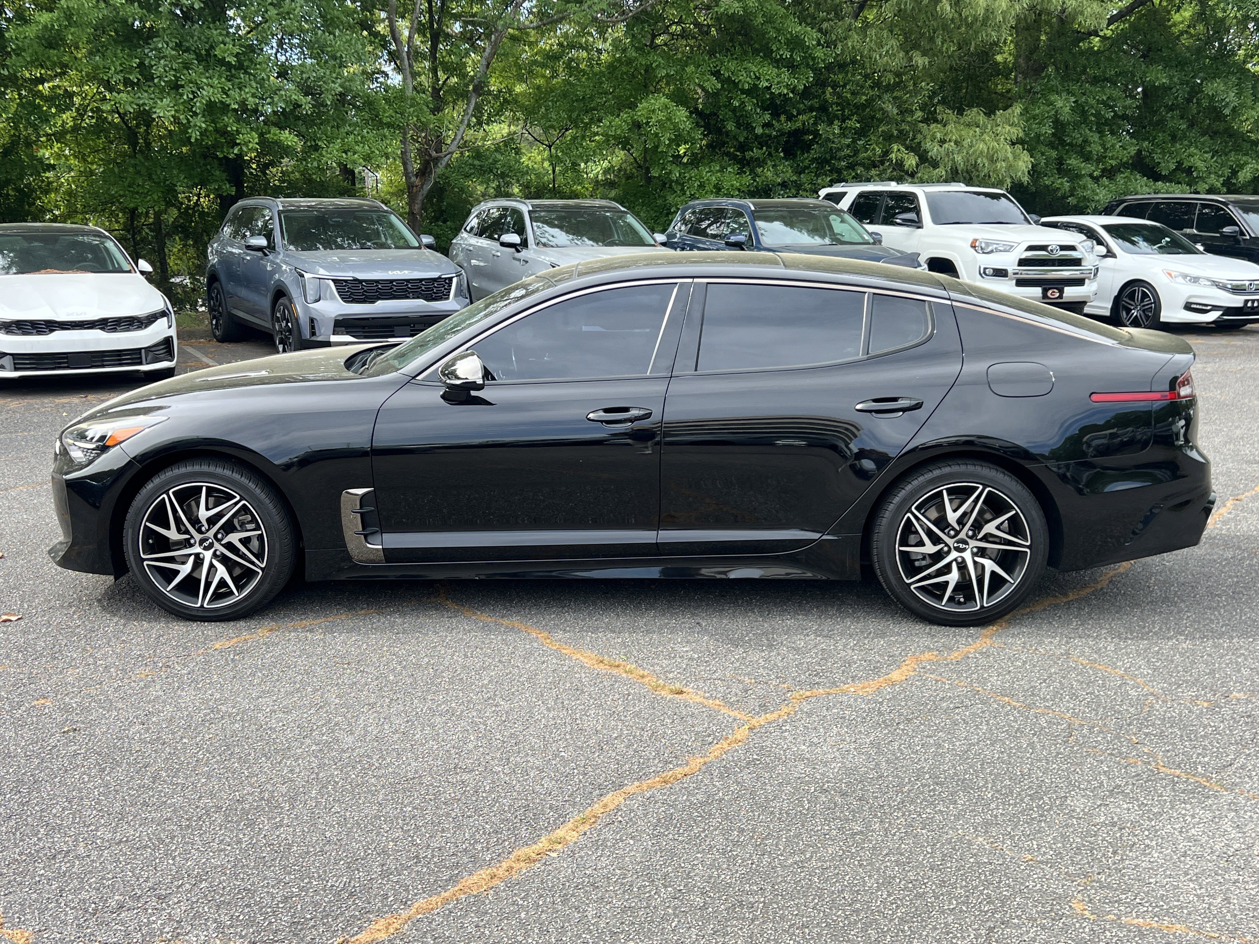 Used 2022 Kia Stinger GT-Line w/ Sun & Sound Package RWD image 4