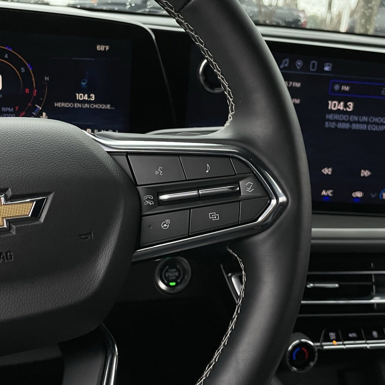 Used 2025 Chevrolet Traverse LT image 14