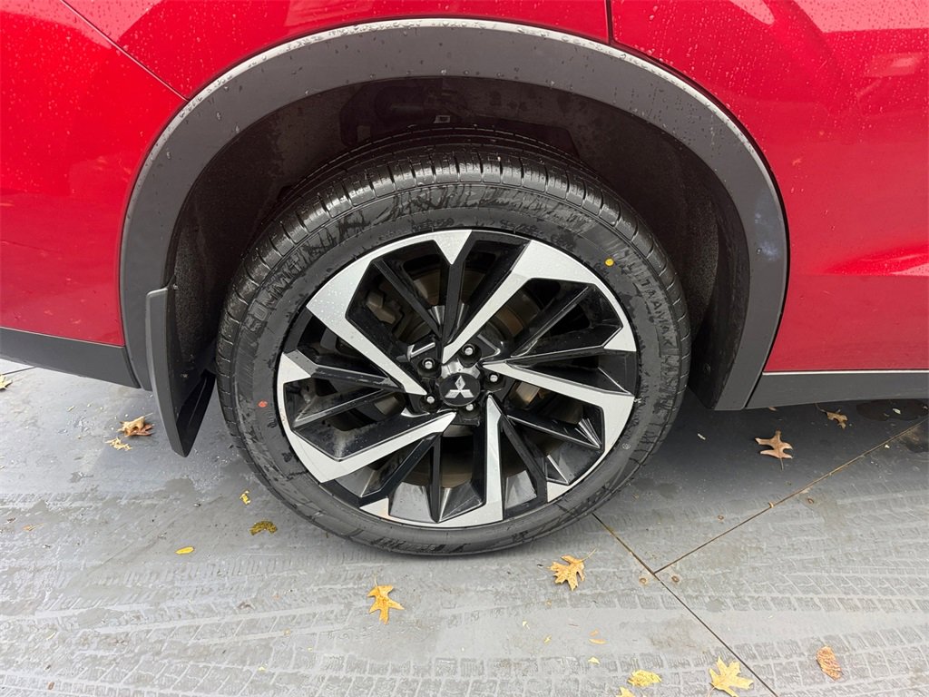 Used 2024 Mitsubishi Outlander SE image 34