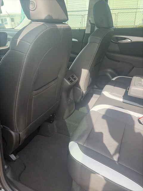 Used 2024 Buick Envision Sport Touring image 17