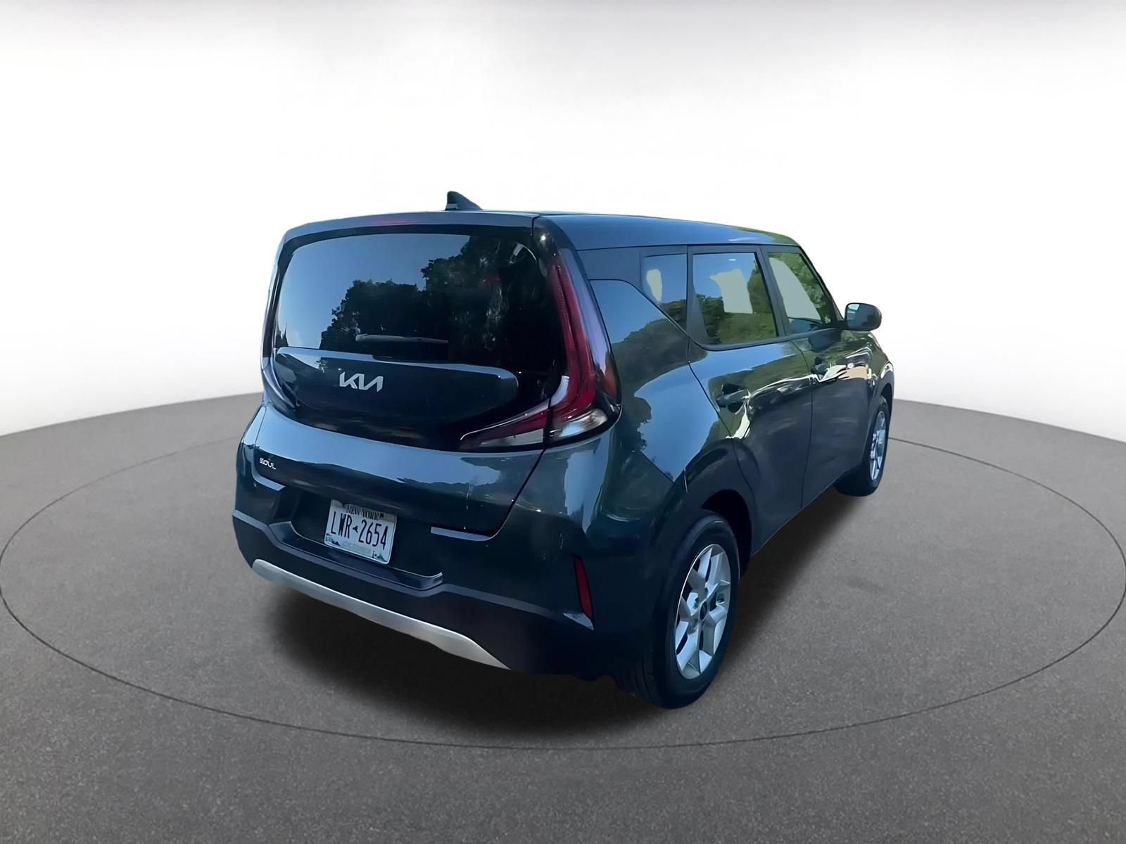 Used 2025 Kia Soul LX w/ LX Technology Package FWD image 14