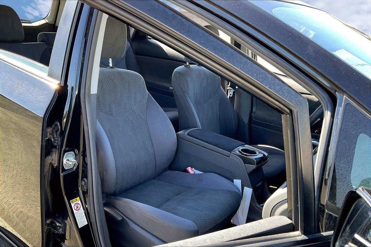 Used 2014 Toyota Prius V Two image 7