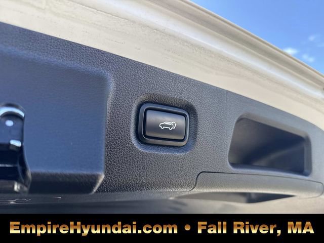 Used 2023 Hyundai Santa Fe SEL w/ Cargo Package image 7