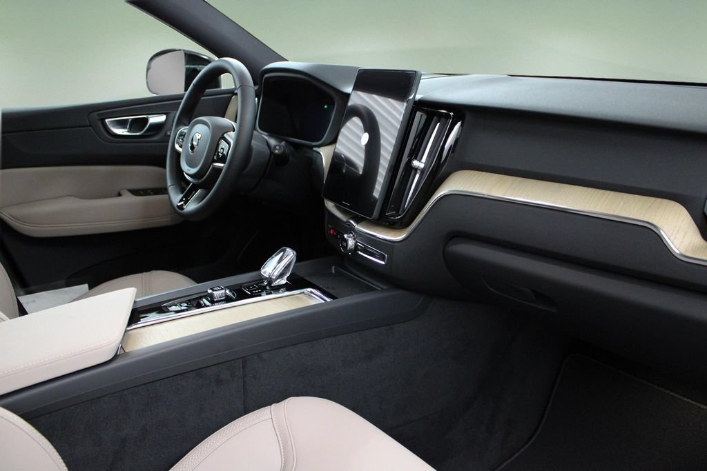 New 2026 Volvo XC60 B5 Core AWD/4WD image 22