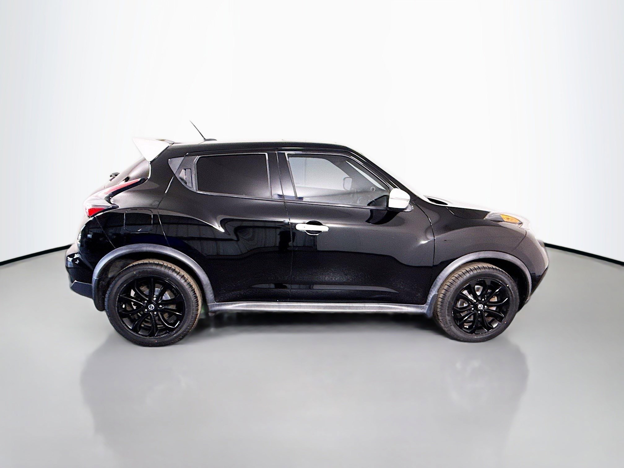 Used 2017 Nissan Juke SV image 11