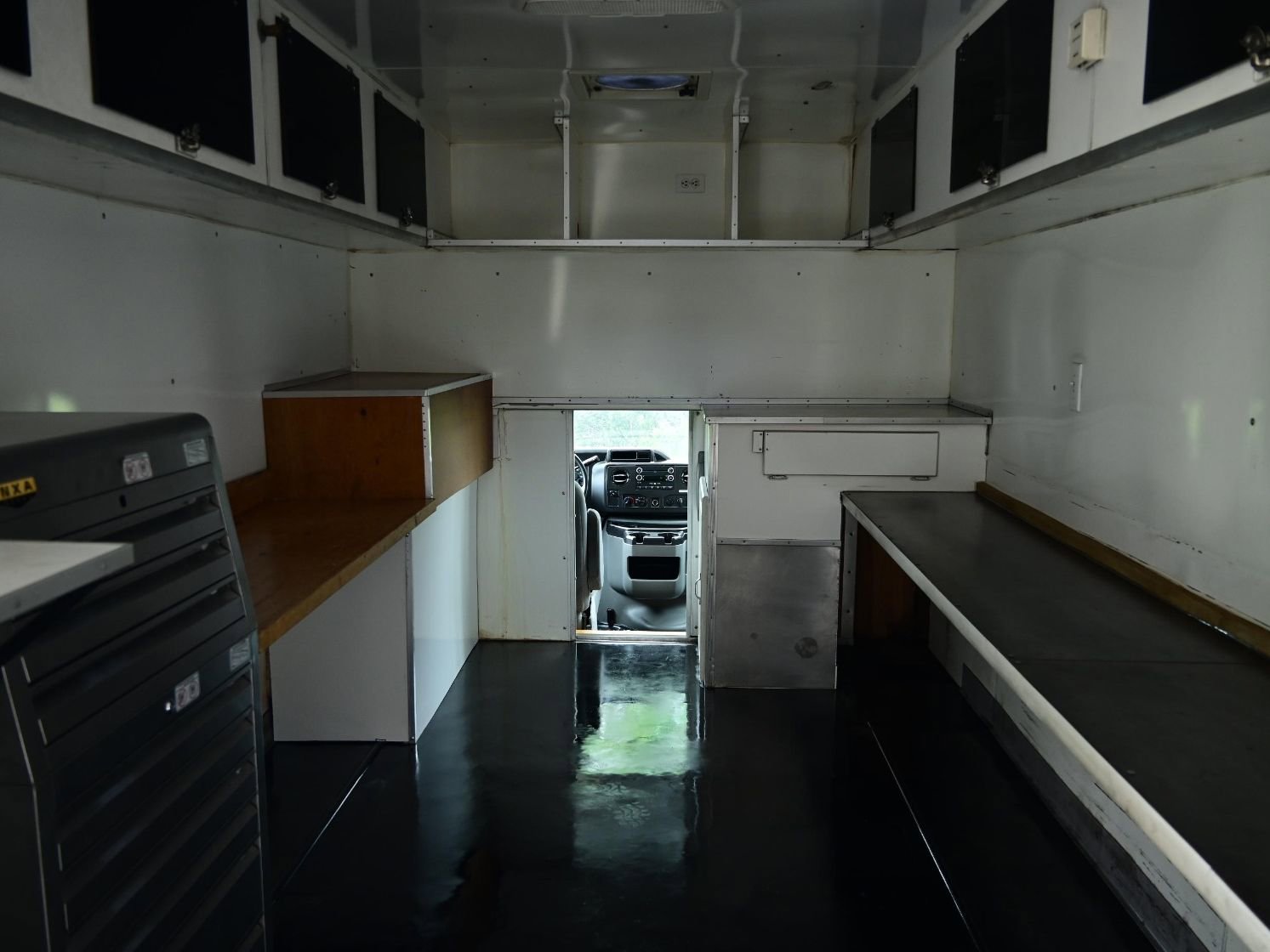 Used 2018 Ford E-450 and Econoline 450 Super Duty w/ Power Windows & Locks Group image 37