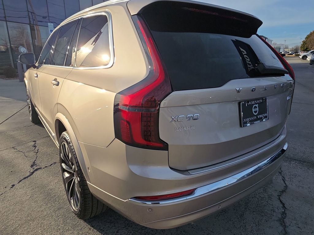 New 2026 Volvo XC90 B6 Plus w/ Protection Package Premier image 7
