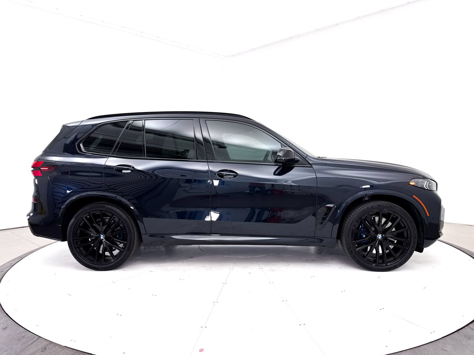 Used 2024 BMW X5 M60i AWD/4WD image 39